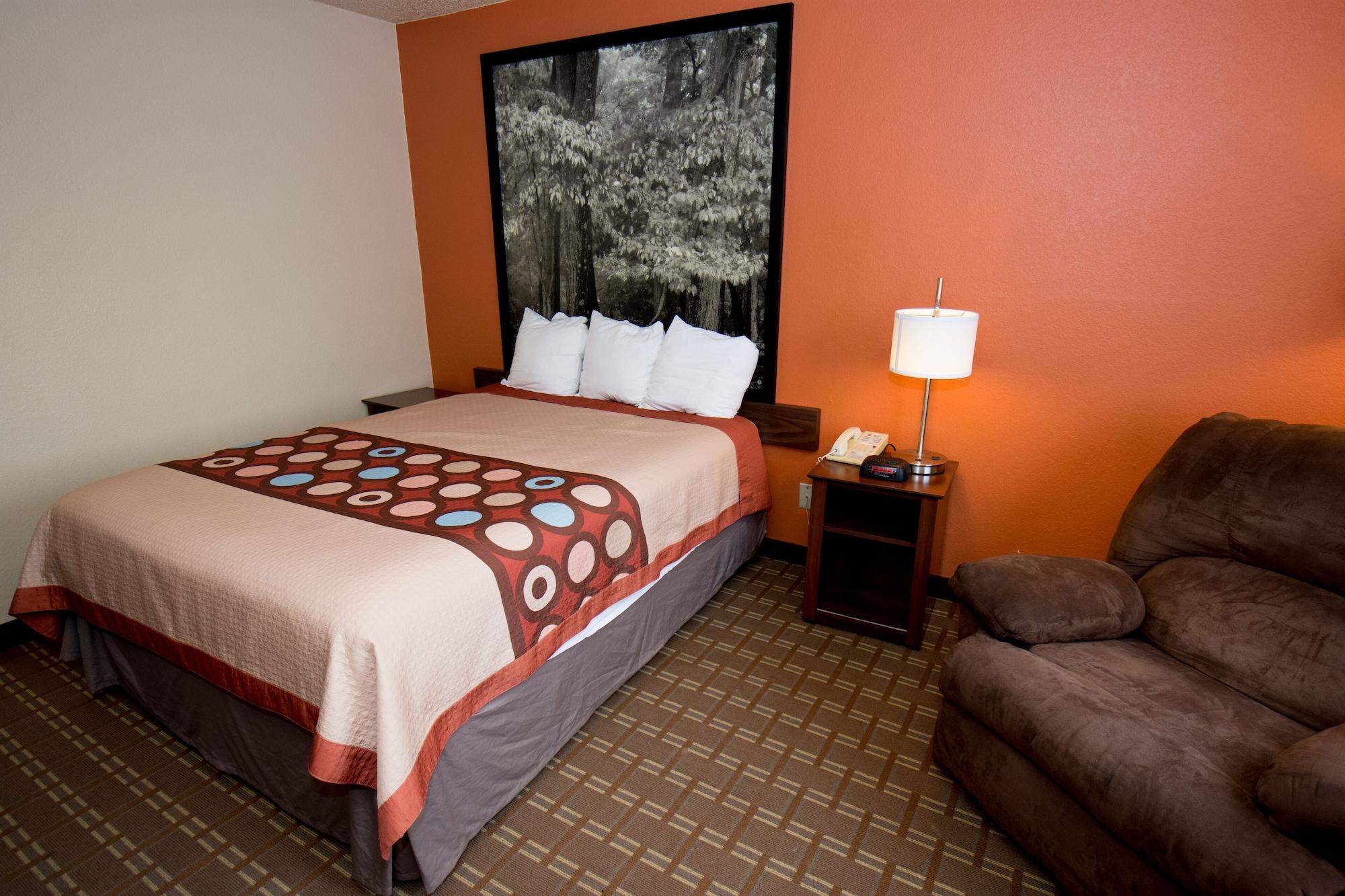 Super 8 By Wyndham Altoona Hotel Exterior foto