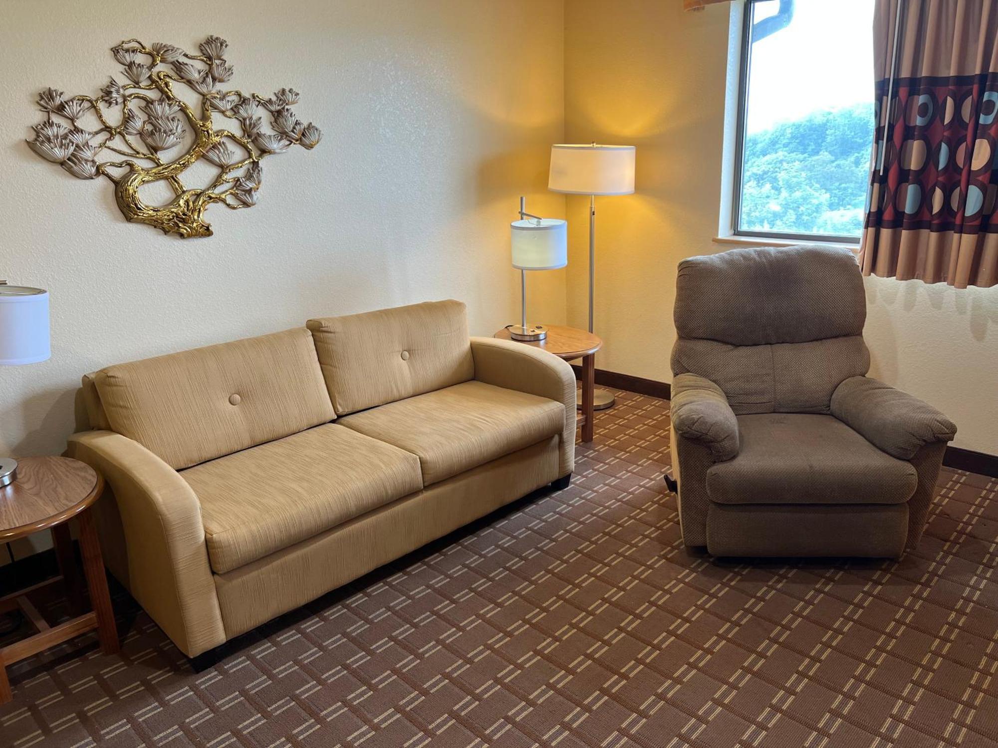 Super 8 By Wyndham Altoona Hotel Exterior foto